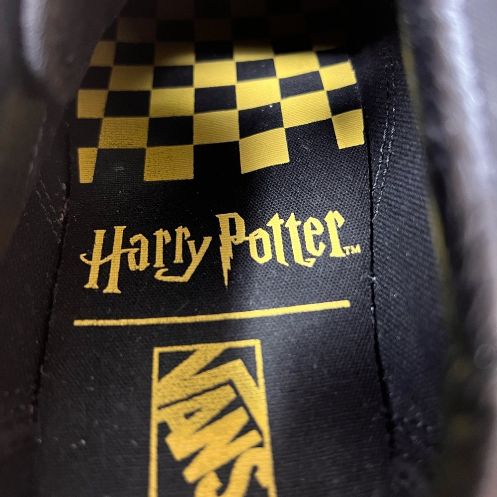 Vans X Harry Potter Sneakers Men Size 7 Women 8.5 Golden Snitch Shoes Old Skool - Picture 5 of 9